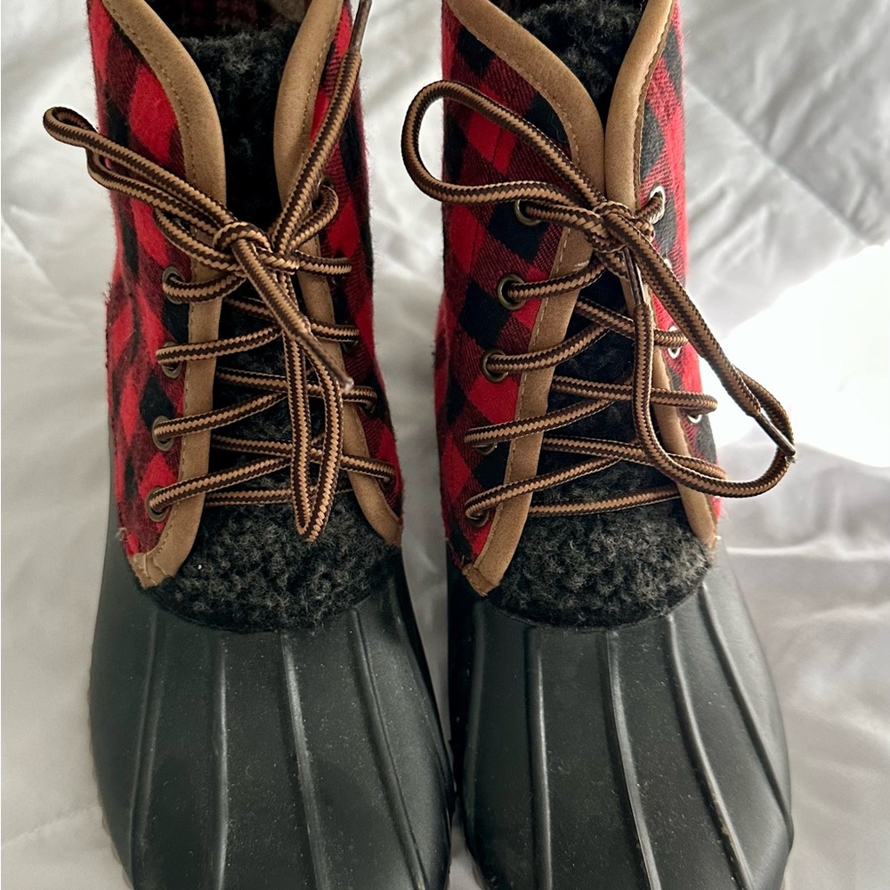 Simple Southern Duck Boots 🥾